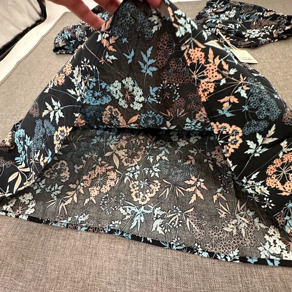 Brand New!! a.n.a a new approach Floral Dress Puffy Short Sleeves Small MSRP $60 - Picture 8 of 14